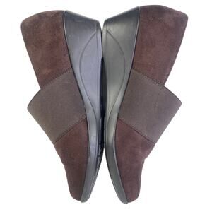 Michael Shannon Brown Suede Wedge Shoe 1.75" Heel Elastic Top Band Comfort S 8